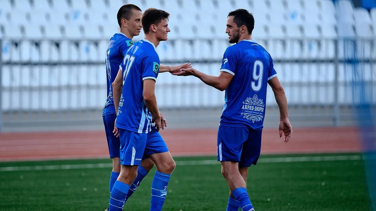 Футбольный праздник в подарок: новороссийцев приглашают на бесплатный матч «Черноморца»