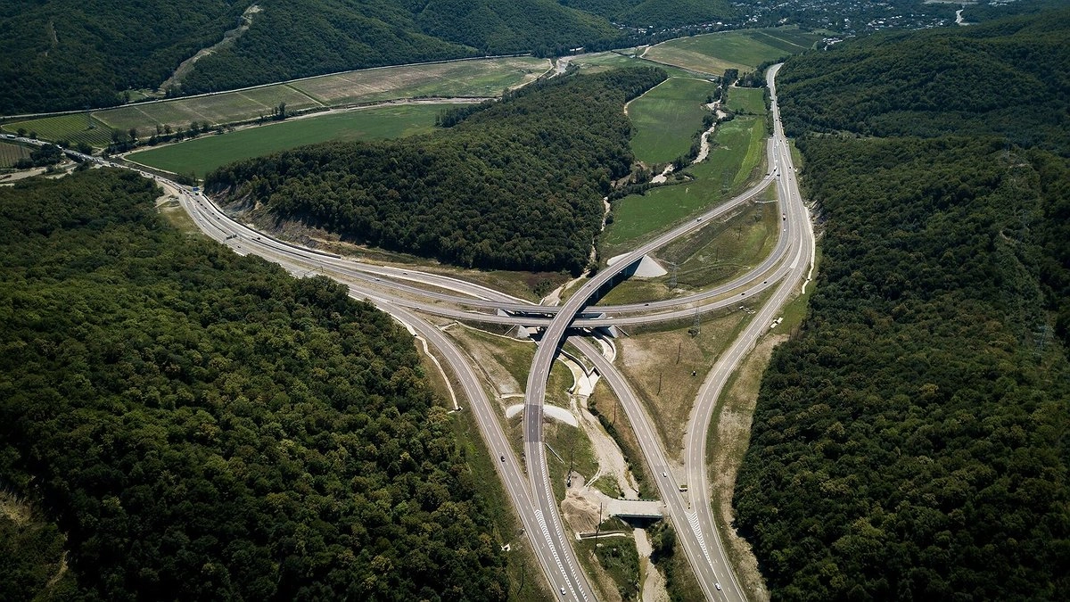 На западном портале обхода Адлера начались буровые работы: как продвигается строительство