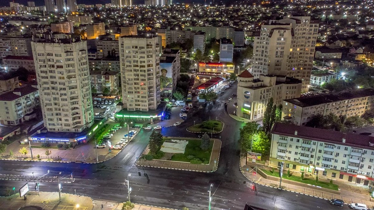 Главная картинка новости: Видеоконтроль, остановки и дорожные знаки: в Новороссийске прошло заседание комиссии по БДД