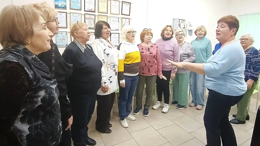 В Новороссийске пенсионеры находят вторую молодость в Центре активного долголетия