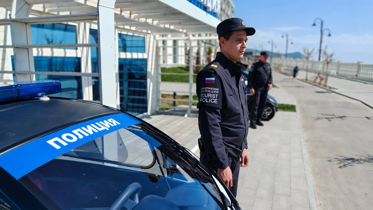 Главная картинка новости: В Новороссийске туристов теперь охраняют полицейские-полиглоты: это сильно изменит ваш отдых