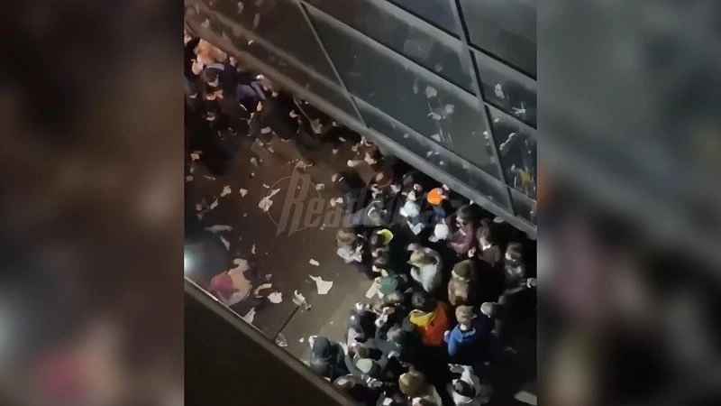 В Сочи подростки устроили беспорядки из-за отмены концерта тиктокера Ивана Золо