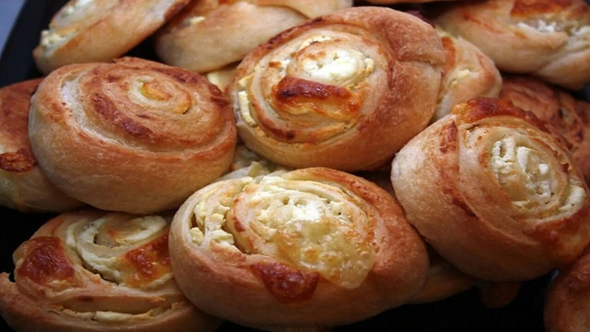 Творожные булочки за 5 минут: пышные и сладкие, тают во рту. Рецепт для ленивых