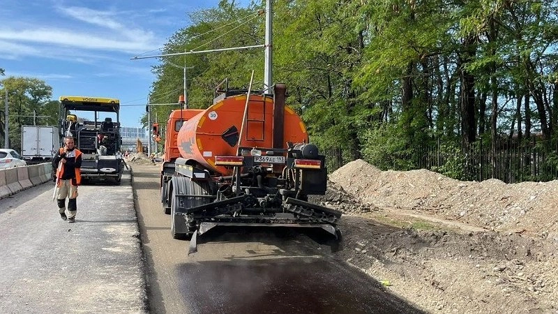 Сколько новороссийцам еще стоять в пробках: власти рассказали, как продвигается ремонт