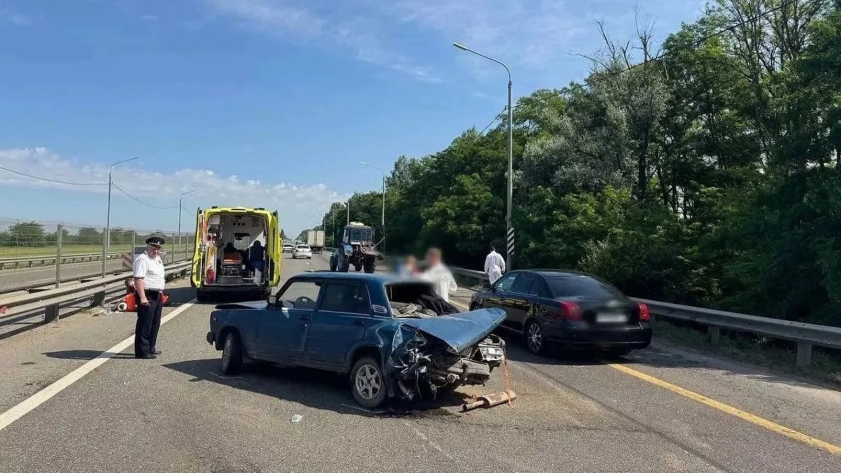 Жёсткое ДТП на Восточном обходе Краснодара: двое пострадавших в больнице