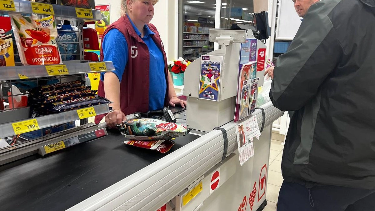 Деньгами уже не считаются. Эксперты рассказали, что любой может отказаться от такой сдачи кассира в магазине