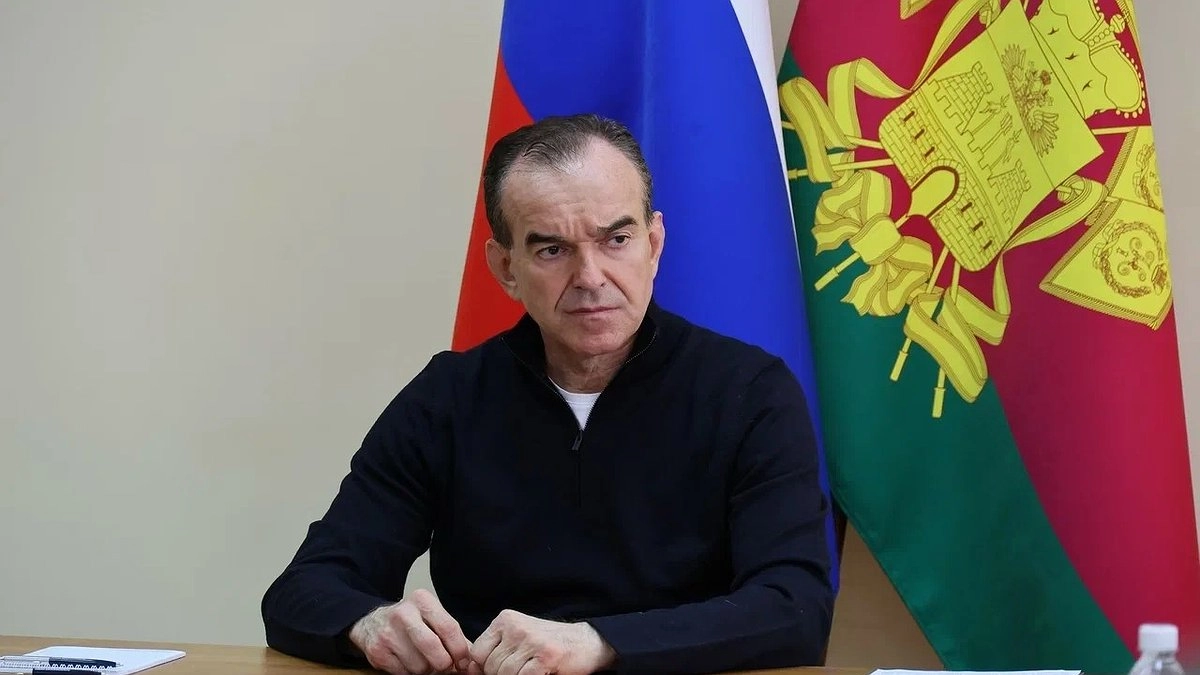 Кондратьев ввел региональный режим ЧС в Туапсинском округе из-за пожара на НПЗ после атаки БПЛА