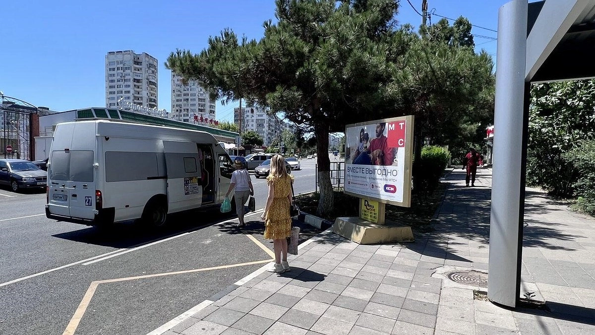 Главная картинка новости: В Новороссийске объяснили исчезновение остановочных павильонов и сроки их восстановления