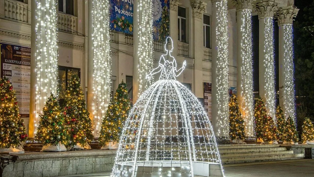 От Арт-Базара до «Ёлки талантов»: как Новороссийск отметит Новый год — полная программа праздника