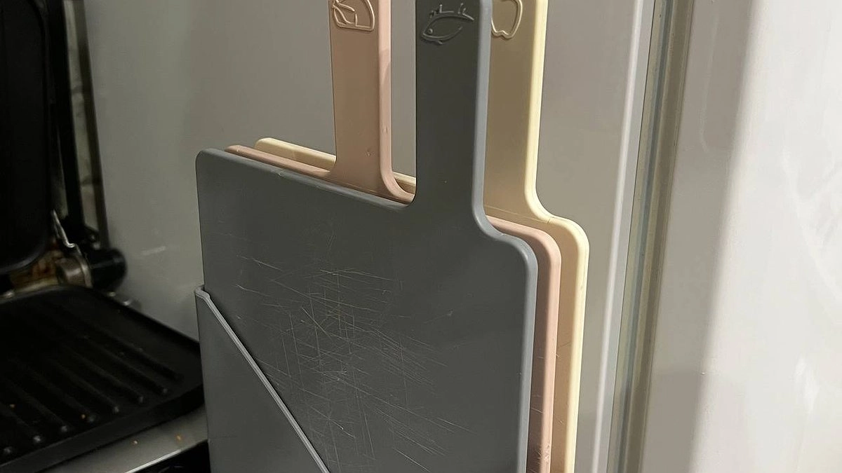 Главная картинка новости: Никакой "химии": этот бабушкин метод чистит доски лучше любых дорогих спреев