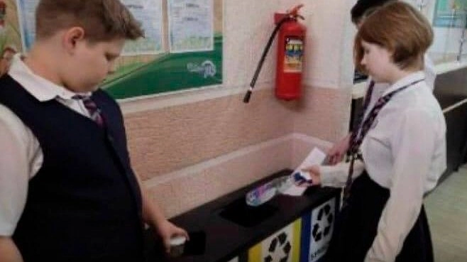 Главная картинка новости: В школах Новороссийска начали учить сортировке мусора