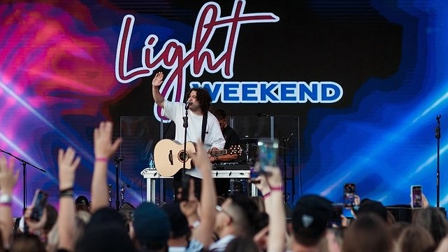Главная картинка новости: Фестиваль Light Weekend вернется в августе