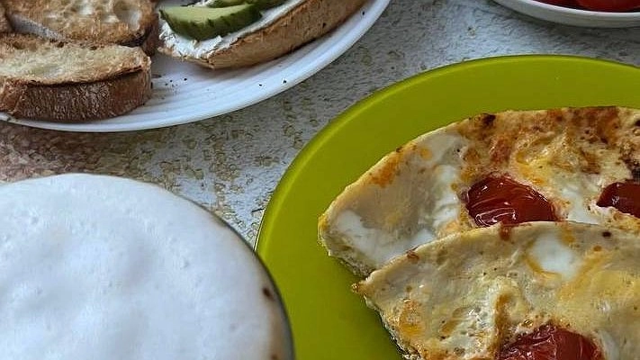 Главная картинка новости: Пышный порционный омлет с овощами в духовке: готовим за 10 минут