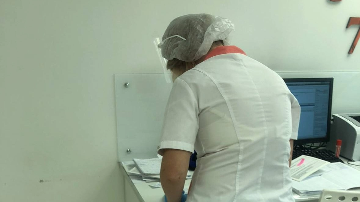 Врачу новороссийской клиники угрожают расправой после смерти 8-летнего пациента
