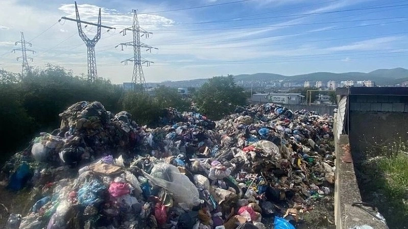В Новороссийске между Мефодиевкой и Кирилловкой растет новая мусорная гора