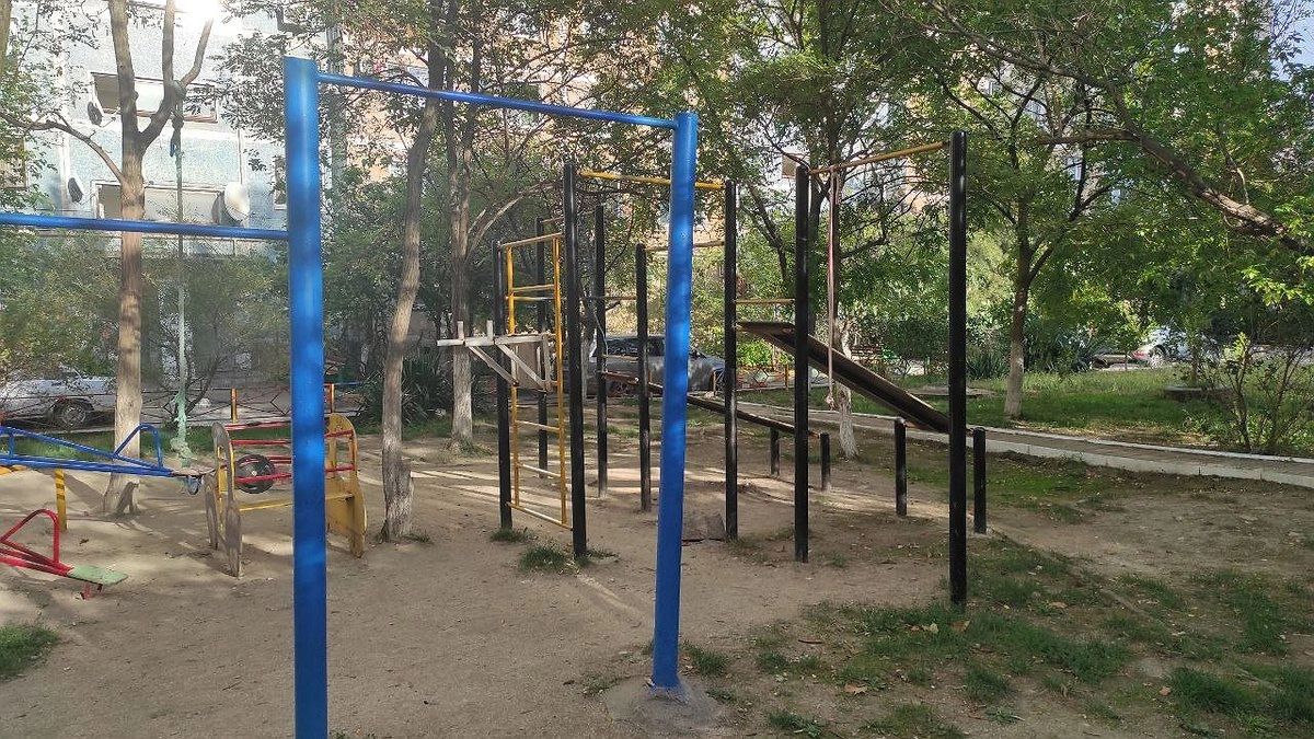 В Южном районе Новороссийска благоустроят детскую спортивную площадку за 700 тысяч