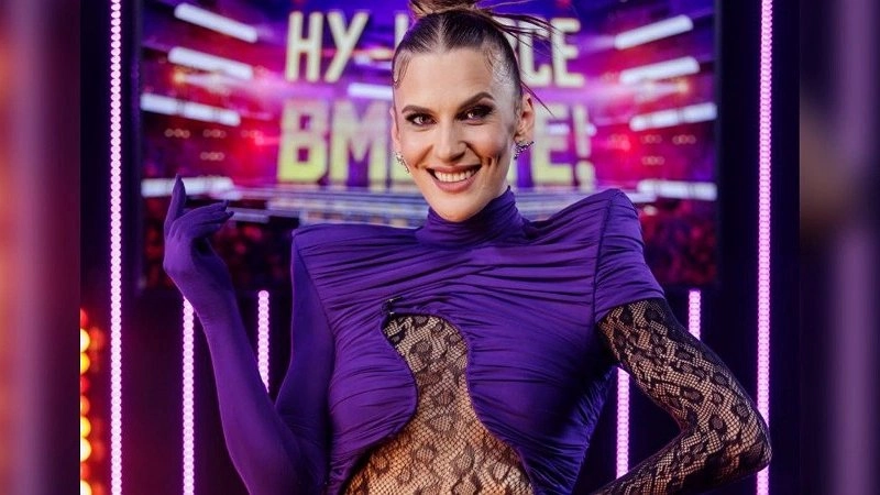 Певица Анна Еськова уверенно вышла в финал VI сезона шоу "Ну-ка, все вместе!"