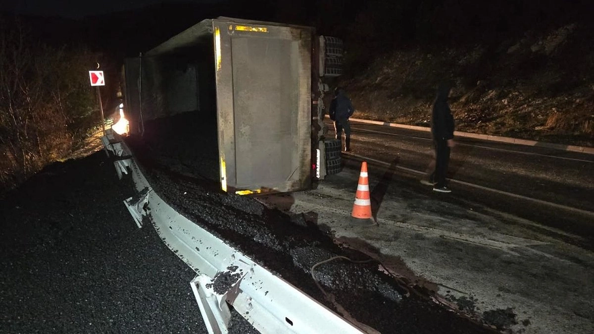 Главная картинка новости: Росприроднадзор оценит ущерб от разлива топлива в лесу под Новороссийском