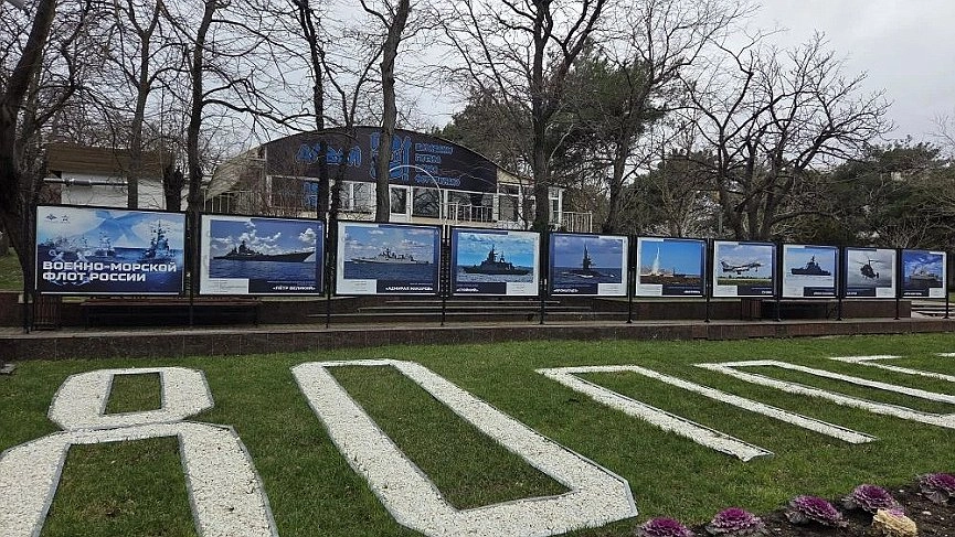 В парке Новороссийска открылась выставка о боевой мощи ВМФ России