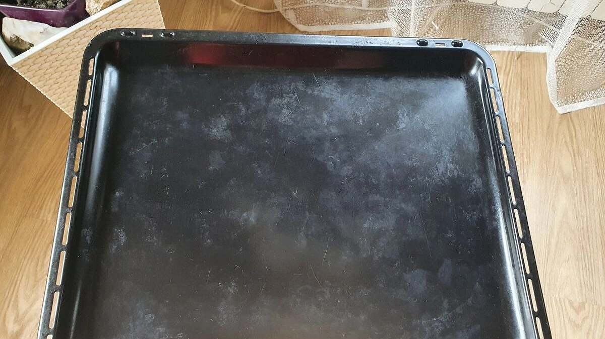 Залила кипятком чудо порошок - липкий жир и многолетний нагар с противня испарился за раз