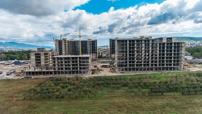 Еще один строящийся в Новороссийске ЖК внесли в список проблемных объектов