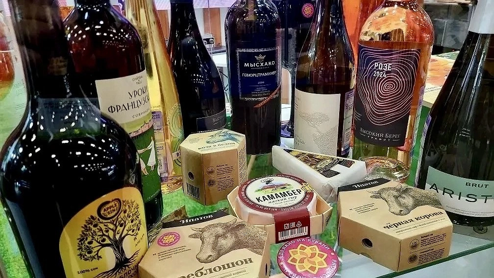 Кубанские сыры, колбасы и чай показывают в Минске на выставке «БЕЛАГРО‑2026»