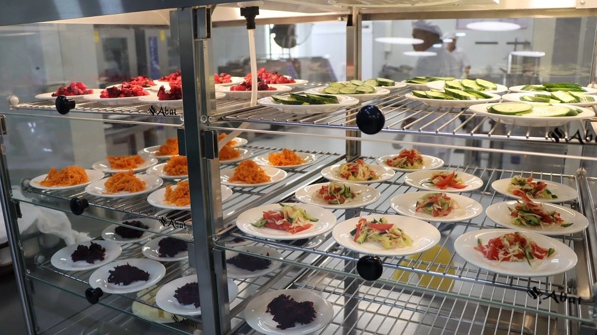 Главная картинка новости: Власти Новороссийска тратят порядка 325 миллионов на горячее питание в школах и детсадах