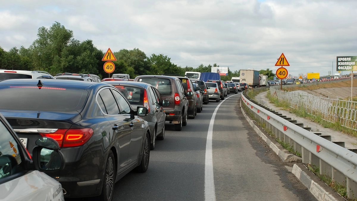 Дорожный коллапс: где в Краснодарском крае образовались пробки на пути к морю