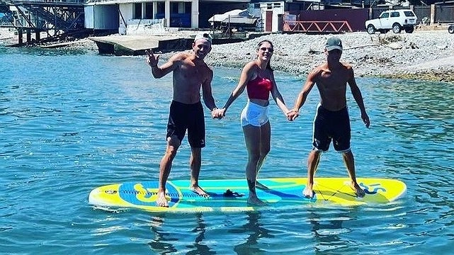 В Новороссийске на выходных спасали сапсерферов, уносивших в открытое море