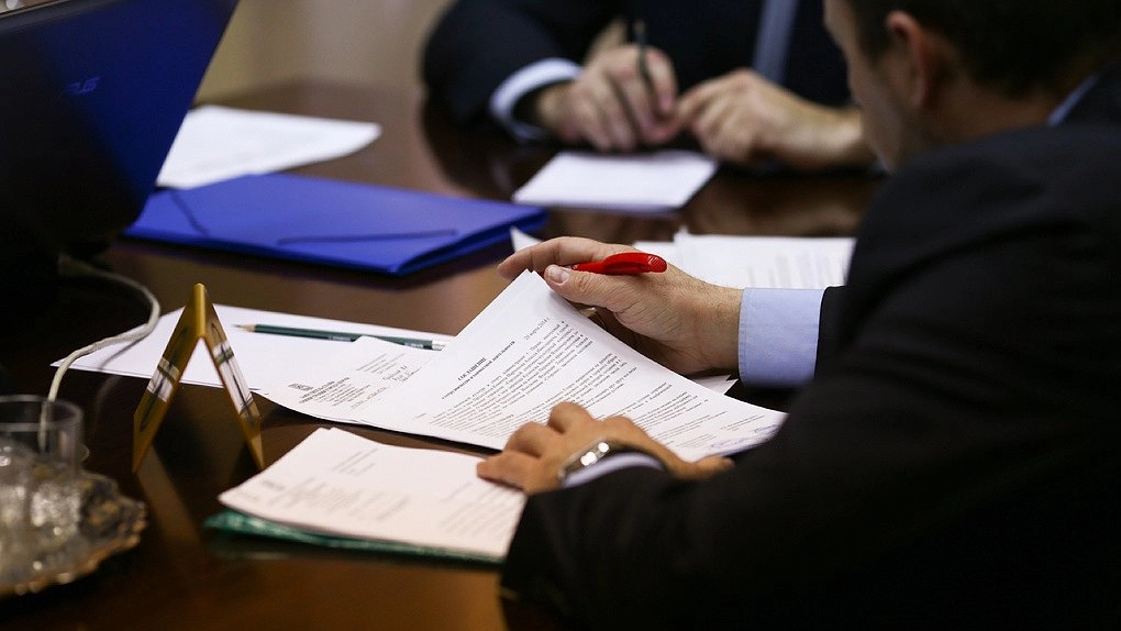 Чиновники устроились на работу в мэрию Новороссийска по поддельным дипломам