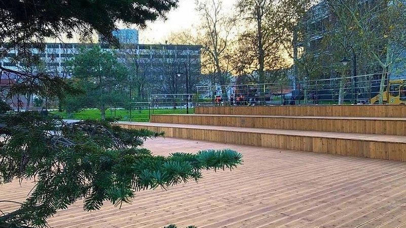 В Новороссийске идет реставрация сквера имени Чайковского: восстановление поврежденных элементов