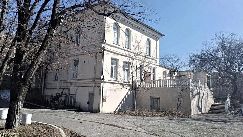 Главная картинка новости: Два старинных дома в Новороссийске получили особый статус — что о них известно