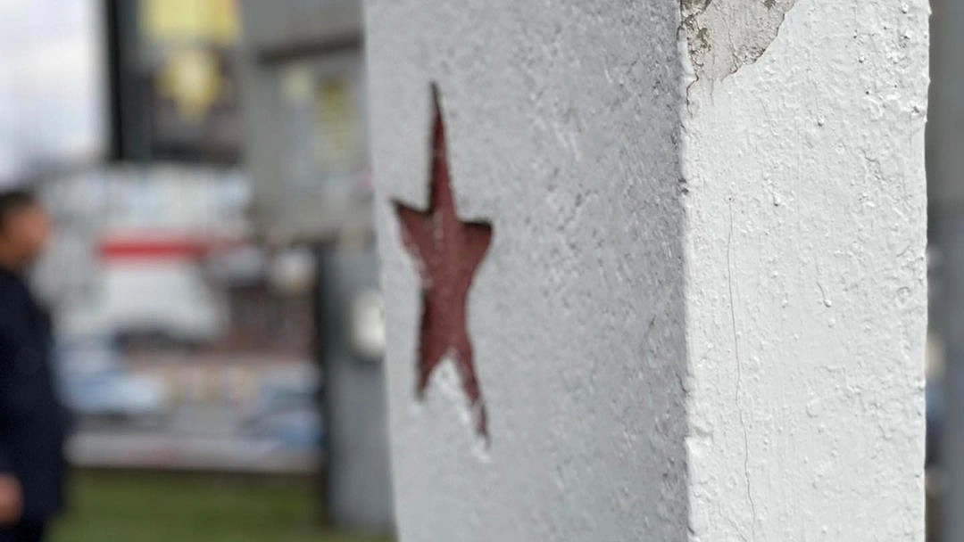 Мэр Новороссийска поручил убрать билборд перед обелиском к «Бескозырке»