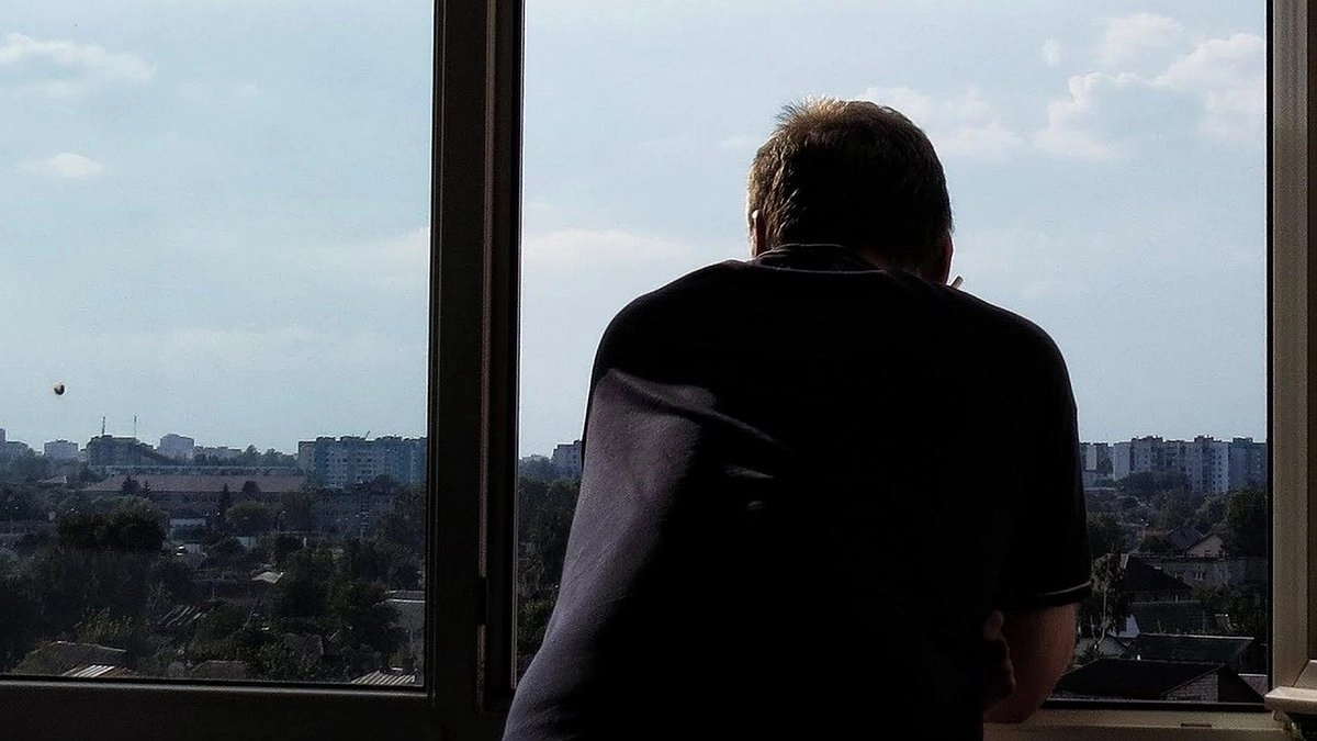 С 1 июля в России вводятся жесткие санкции за курение в жилых помещениях