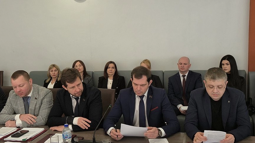 Главная картинка новости: Депутаты Новороссийска утвердили выплаты пострадавшим от атак БПЛА и продлили контрактникам подъемные