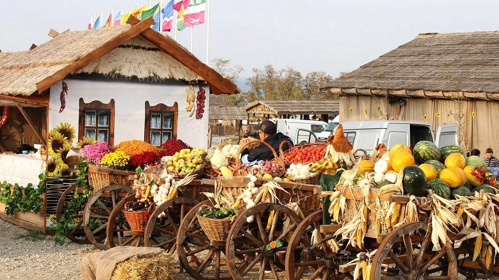 Главная картинка новости: На фестивале в «Атамани» сварят тонну ухи