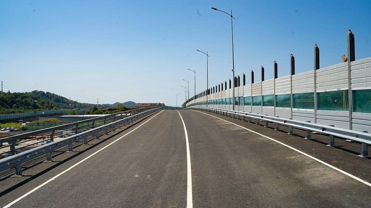 Главная картинка новости: Стоимость дороги в обход Адлера увеличилась в два раза: последние новости