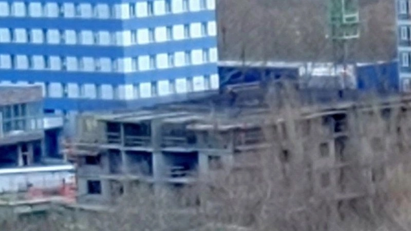 Строительство жилого дома рядом с Пионерской рощей в Новороссийске: власти уверяют в законности