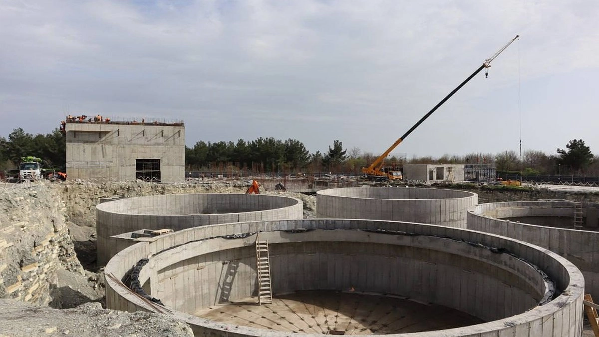 Главная картинка новости: Более миллиарда рублей направят на очистные сооружения в Геленджике