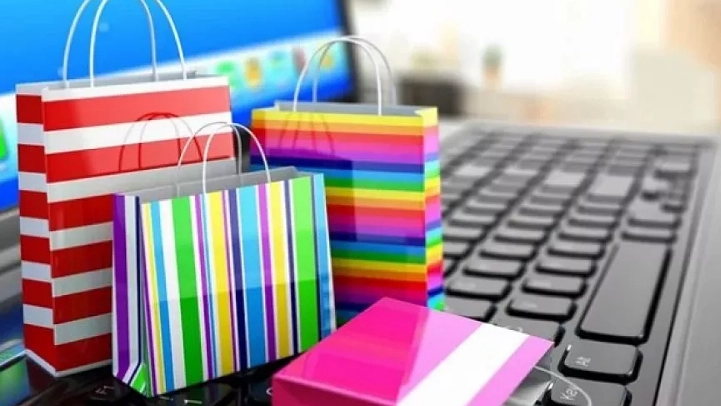 Главная картинка новости: Новороссийцы заказали одежду и обувь через мессенджер, но их обманули