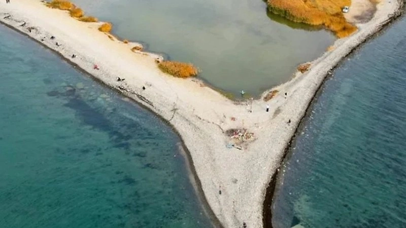 Появление нового острова в Новороссийске: эксперты предупреждают о возможных экологических последствиях