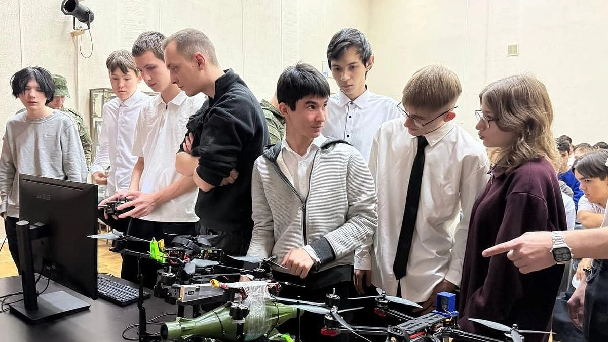 Спецоператоры дронов: в колледжах Новороссийска стартовала программа подготовки кадров для высокотехнологичной отрасли