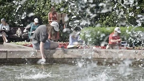 Сегодня в Новороссийске ожидается жара до +34°С с возможностью грозы