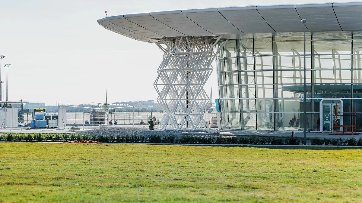 Главная картинка новости: Геленджикский аэропорт останется внутренним: международных рейсов не ожидается