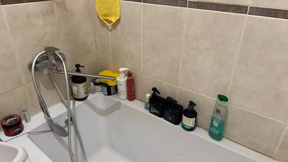 Разводим 50 граммов — и ванна блестит даже в темноте: ни ржавчины, ни налета — идеальный лайфхак