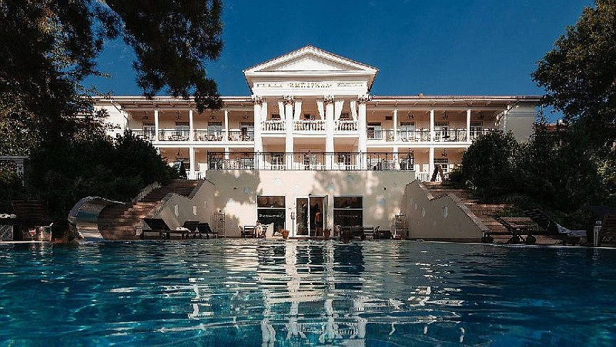 Главная картинка новости: Два отеля Новороссийска вошли в престижный рейтинг лучших отелей России