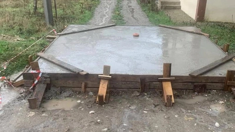 В Новороссийске власти проверят законность строительства на дороге