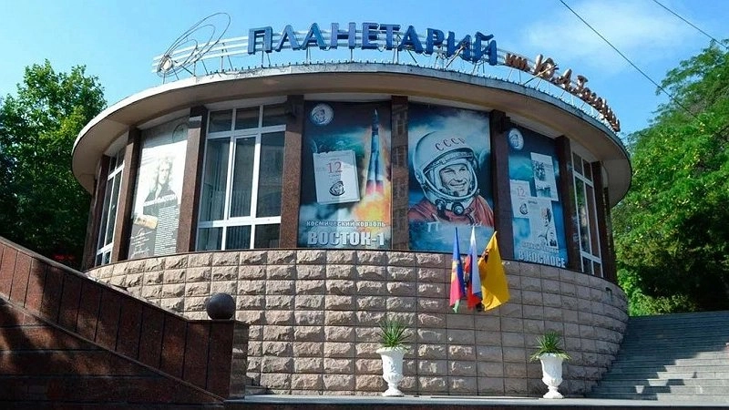 Главная картинка новости: Юных новороссийцев приглашают в планетарий на бесплатные показы полнокупольного мультфильма «Мышата и Луна» в сентябре