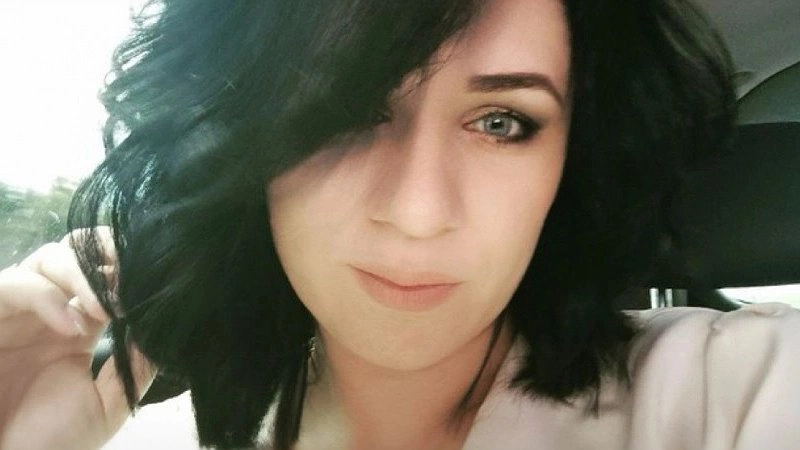 Главная картинка новости: Девушке из Новороссийска нужна материальная помощь в борьбе с раком