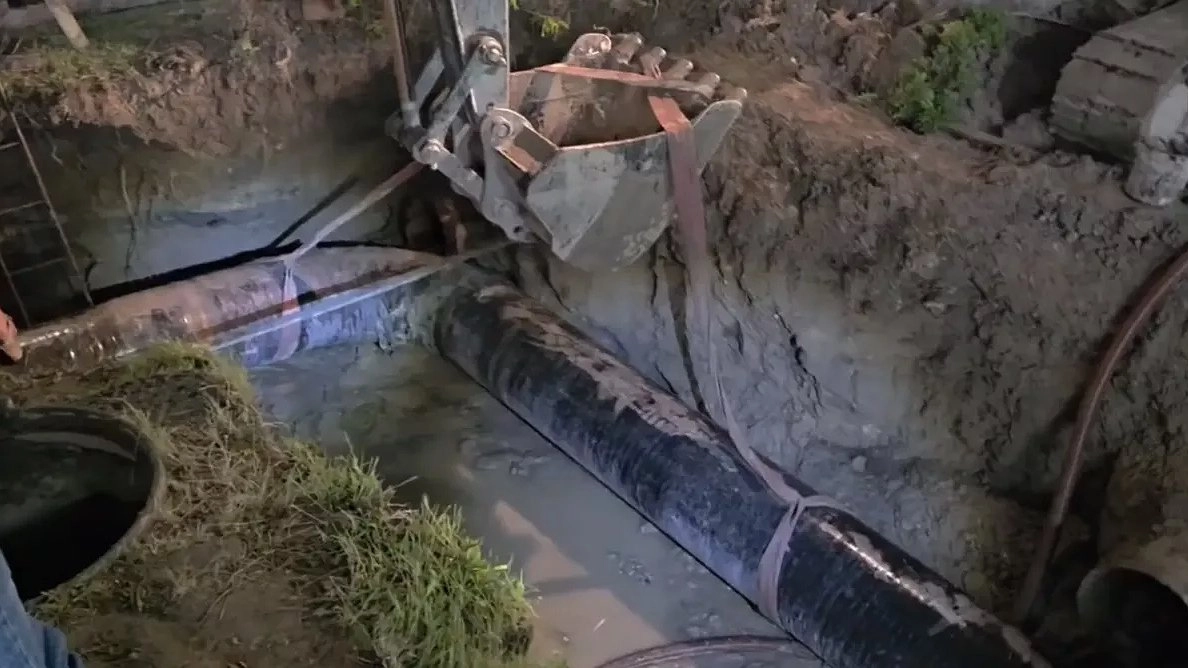 В Новороссийске воду обещают дать к вечеру: аварию на водоводе устранили